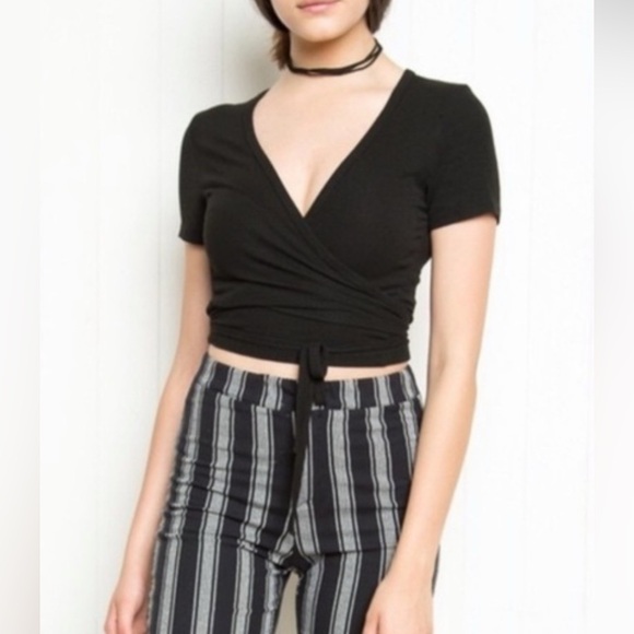 Brandy Melville Black Top Bundle - Picture 4 of 5